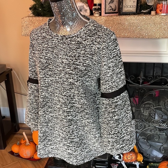 Karl Lagerfeld Paris Sweater - Picture 3 of 5